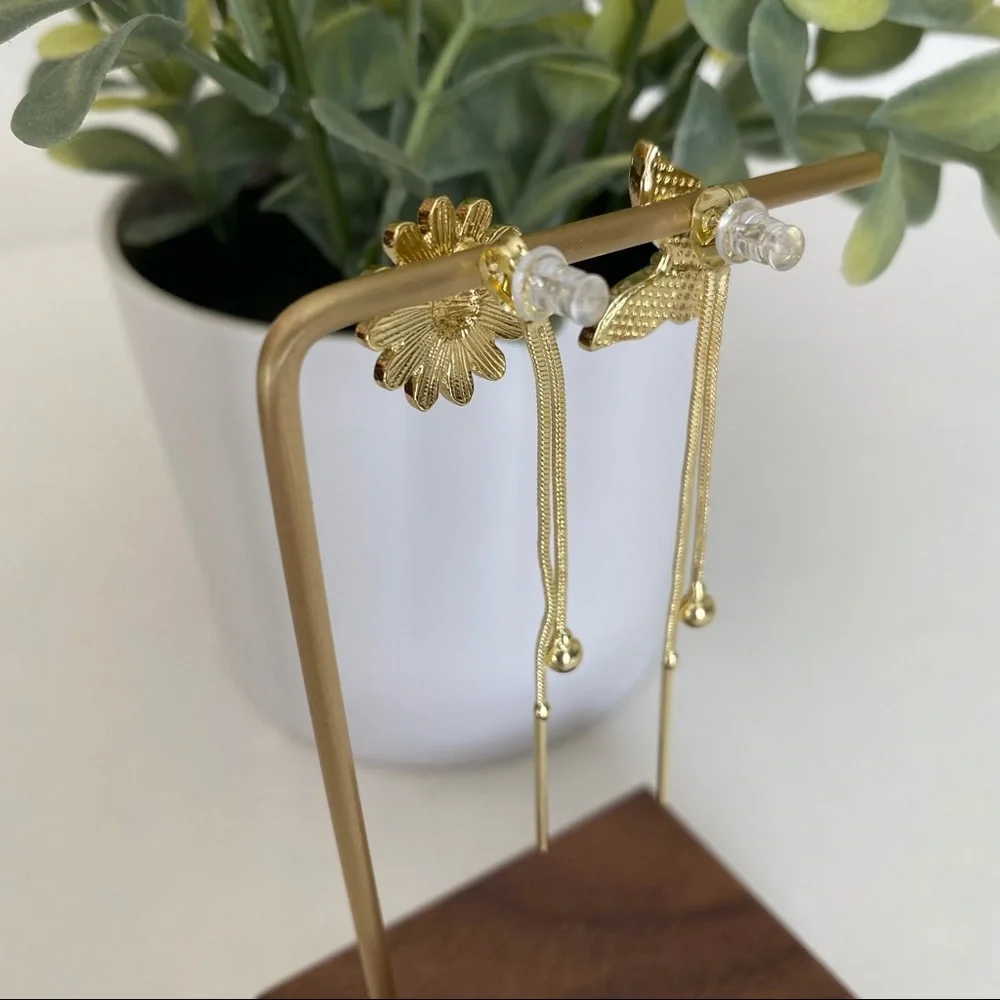 Daisy Butterfly Earrings‎